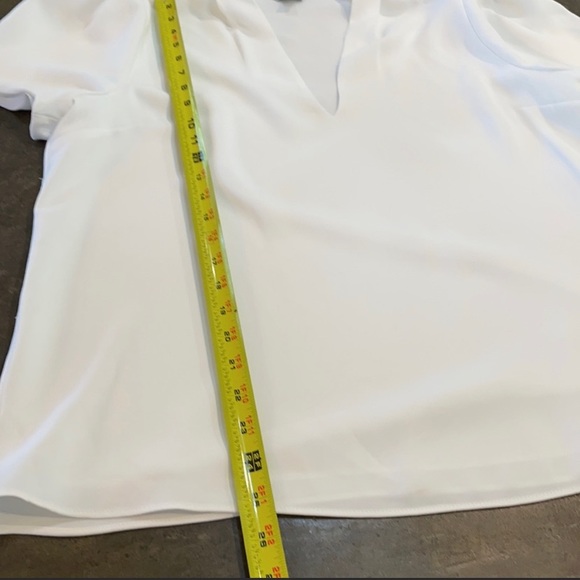EXPRESS white short sleeve lined v neck puff sleeves - Picture 6 of 9